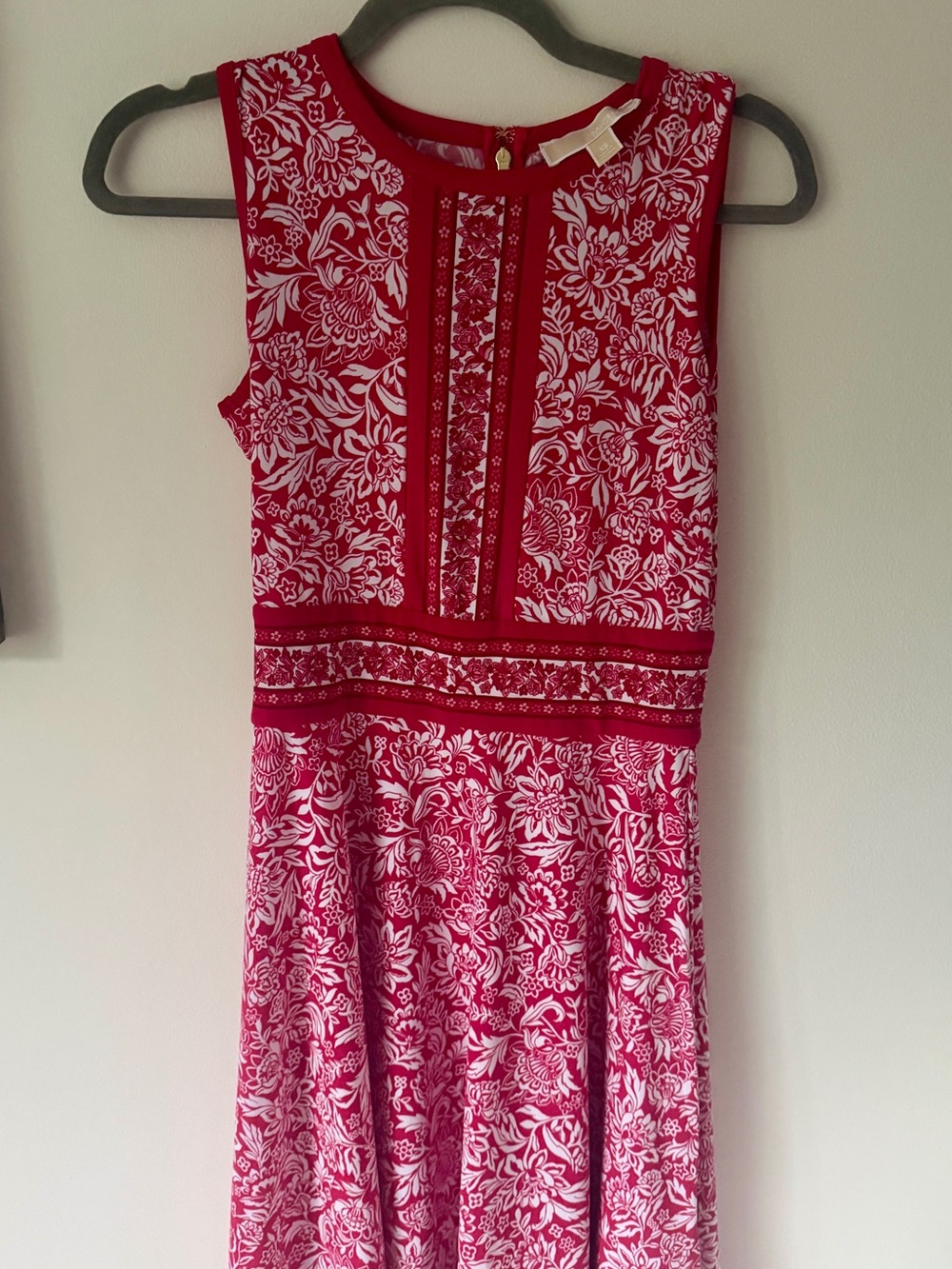 Red & White Floral Sleeveless Midi Dress